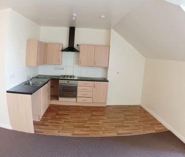 2 bedroom flat to rent - Photo 4