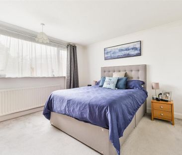 3 bedroom end of terrace house to rent - Photo 4