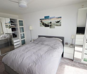 Manor Way, Borehamwood - Photo 1