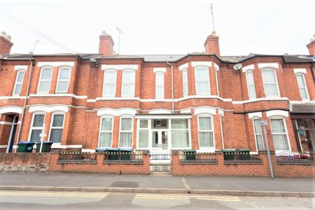 1 bedroom in a house share to rent - Photo 5