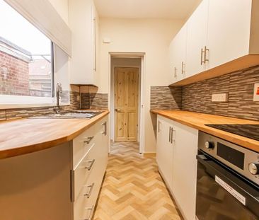 3 bedroom terraced house to rent - Photo 6