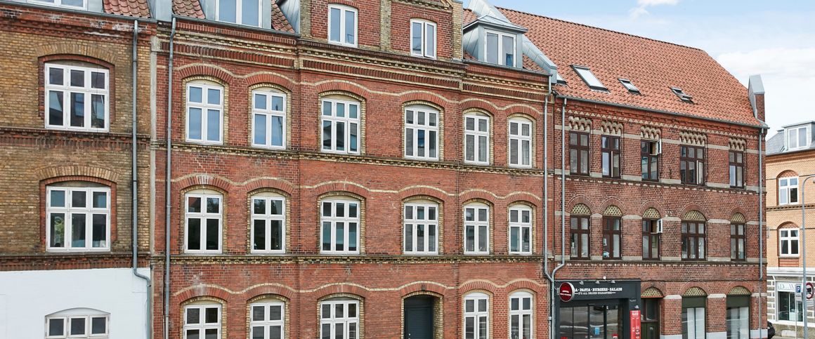 2 værelses lejlighed på 64m2 med altan - Foto 1