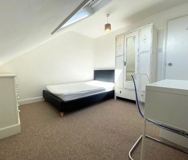 4 bedroom apartment to rent - Photo 6