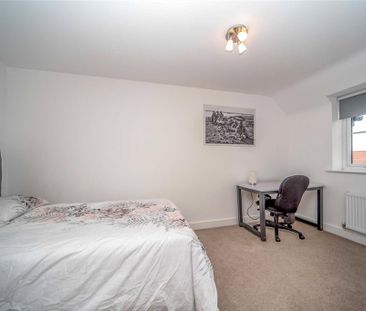 4 bedroom terraced house to rent - Photo 4