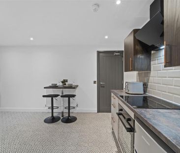 1 bedroom in a house share to rent - Photo 4