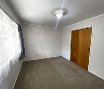 Minutes to the CBD - Photo 2