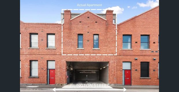 Quiet, Spacious & Perfectly Positioned City-Edge Living - Photo 1