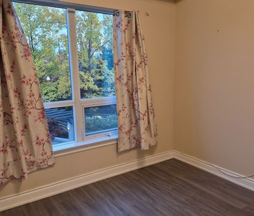 For Lease - 1135 Royal York Road Unit# 207, Toronto, Ontario - Photo 3