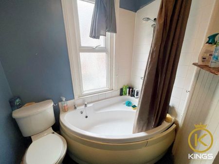 4 bedroom terraced house to rent - Photo 2