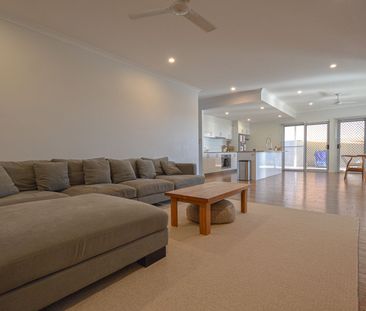 Spacious 4-Bedroom Home with In-Ground Pool - Photo 3
