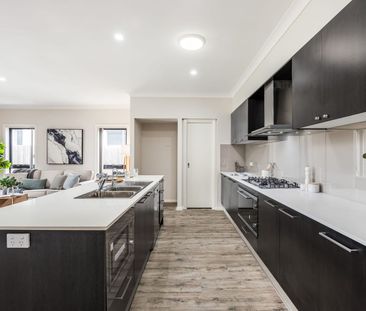 Easy-Care Living with Golf Course Views - Photo 6