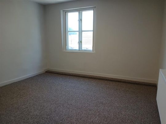 Alexandra Road - Photo 1