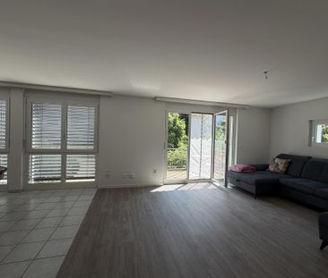 Grosszügige renovierte 4,5-Zimmer-Wohnung mit 2 Balkonen - Foto 2
