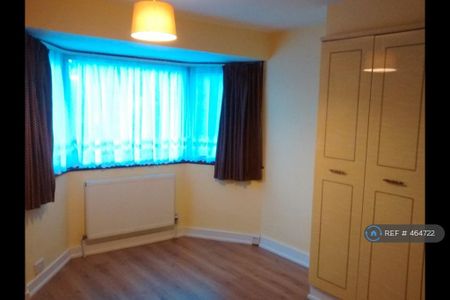 3 bedroom terraced house to rent - Photo 4
