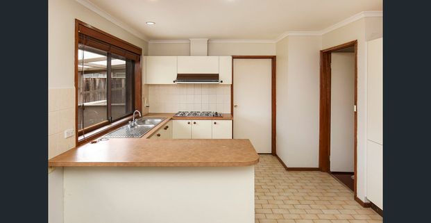 9 Oakbank Avenue, Mill Park, Vic 3082 - Photo 1