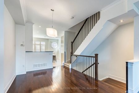 Condo Townhouse For Lease | W9245254 - Photo 2