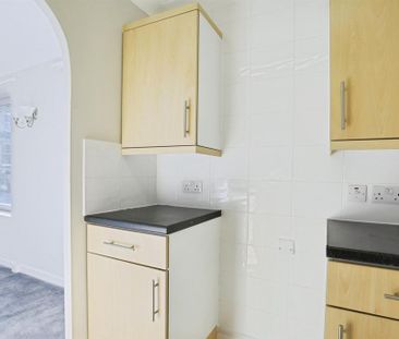 1 bedroom retirement property to rent - Photo 3