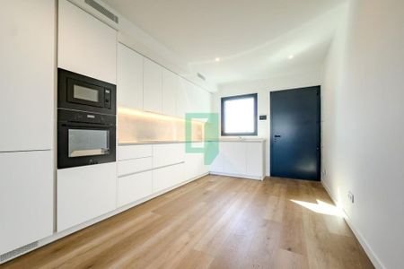 4 bedroom luxury Apartment for rent in Badalona, Catalonia - Photo 4