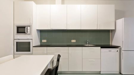 3-bedroom apartment for rent in Sants, bills included - Foto 3