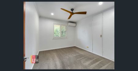 SPACIOUS, AIR CONDITIONED HOME CLOSE TO EVERYTHING - Photo 5