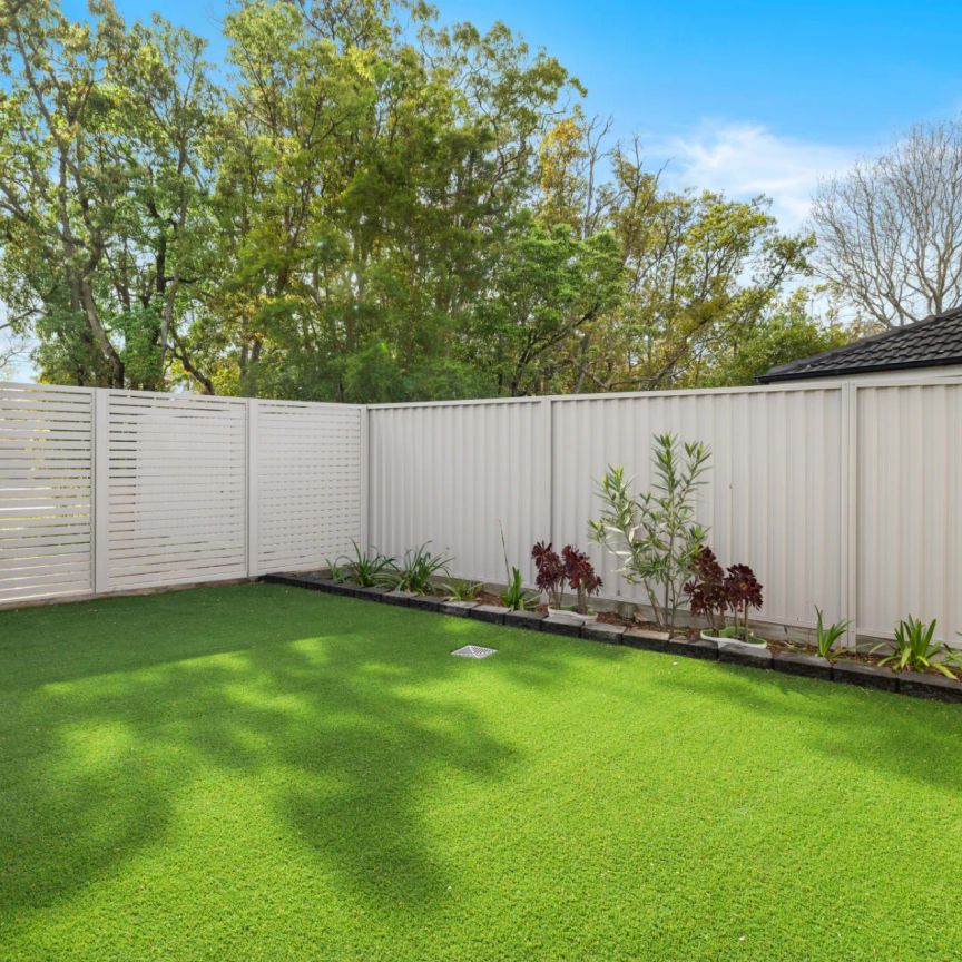 Modern Living in Premium Granny Flat - Photo 1