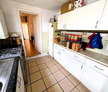 2 bedroom ground floor maisonette to rent - Photo 5