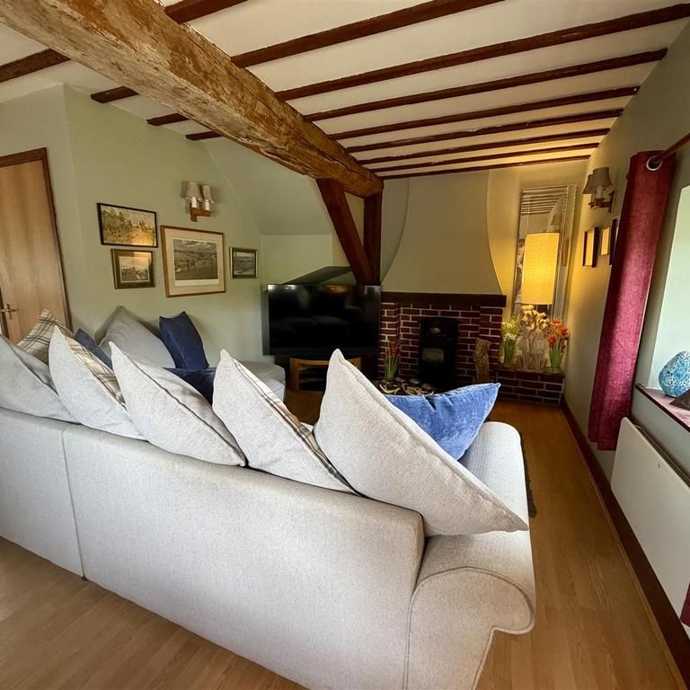 2 bedroom cottage to rent - Photo 1