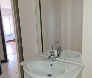 Location Appartement 3 pièces 45m² LE CREUSOT 71200 - Photo 6
