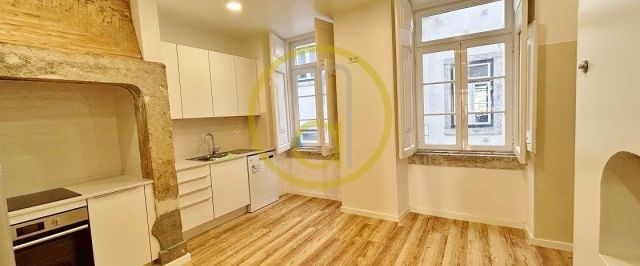 LISBON CENTER / BAIXA METRO apt. T1+1 renovated old-style - Photo 1