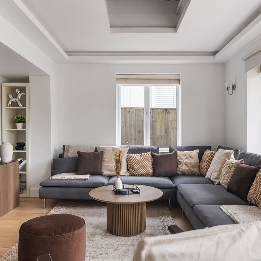 3 Bed Flat, Park Drive, NW11 - Photo 1