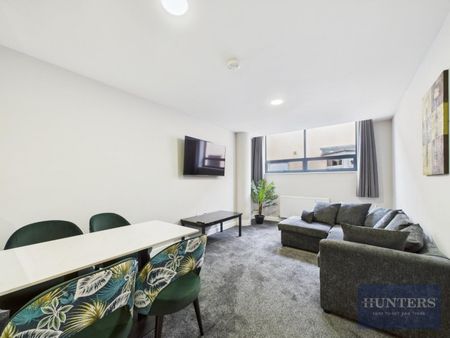2 bedroom Flat To Let - Photo 2