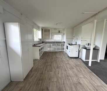 Downstairs Flat - Close to Beach - Photo 3