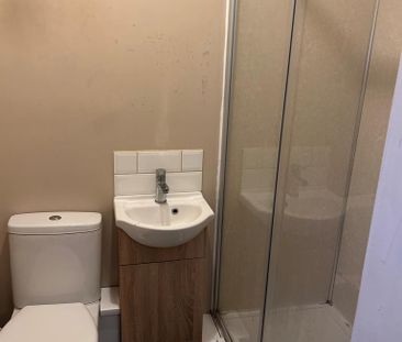 1 bedroom house of multiple occupation to rent - Photo 2