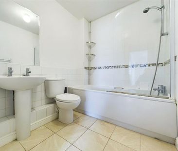 Bell Chase, Aldershot, Hampshire, GU11 3GY - Photo 5