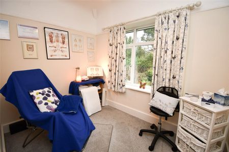 Brookdale Avenue South, CH49 1SR, Greasby - Photo 5