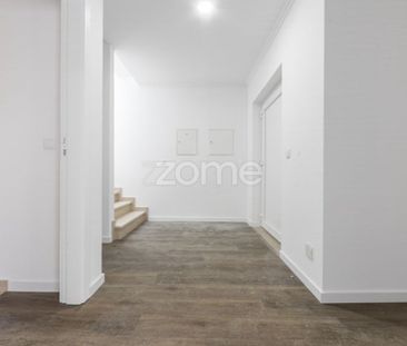 3 room luxury House for rent in Seixal, Distrito de Setúbal - Photo 1