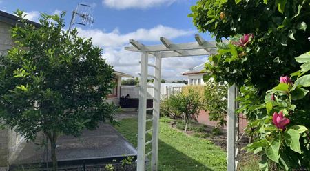 Comfortable family living! - Photo 4