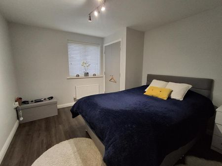 3 bedroom flat to rent - Photo 4