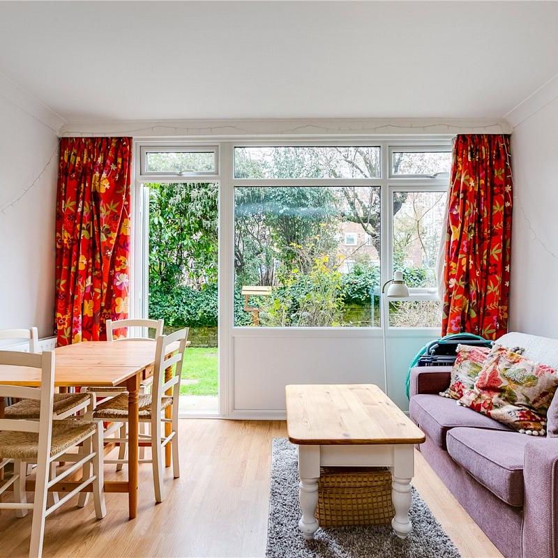 Studio Flat, Court Royal, SW15 - Photo 1