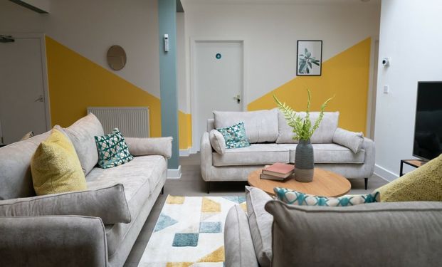 Room in a Shared Flat, Dickenson Road, M13 - Photo 1