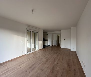 Location Appartement 4 pièces 82m² - Photo 2