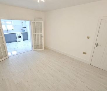 5 bedroom end of terrace house to rent - Photo 1