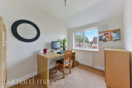 Elgar Avenue - Photo 3