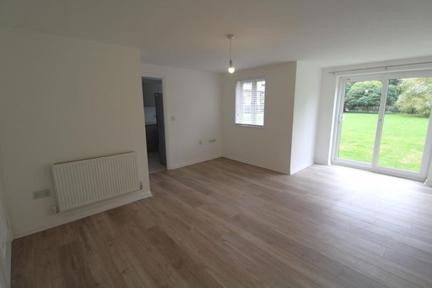 2 bedroom ground floor flat to rent - Photo 1