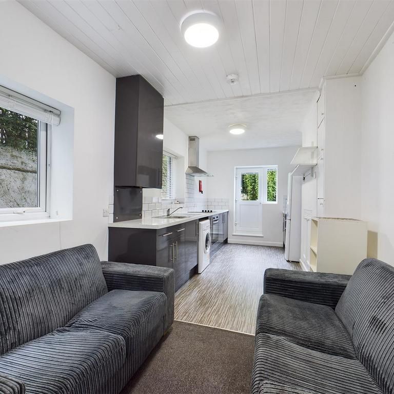 5 bedroom terraced house to rent - Photo 1