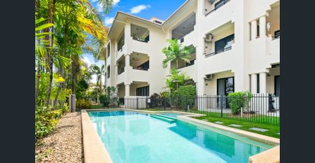 Ground floor unit with private pool - Photo 3
