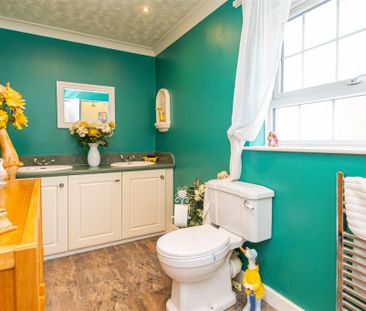 3 bed House - Detached To Let - Photo 5