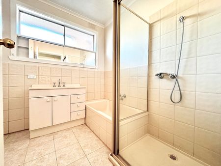 TWO BEDROOM HOME IN PRIME LOCATION - Photo 3