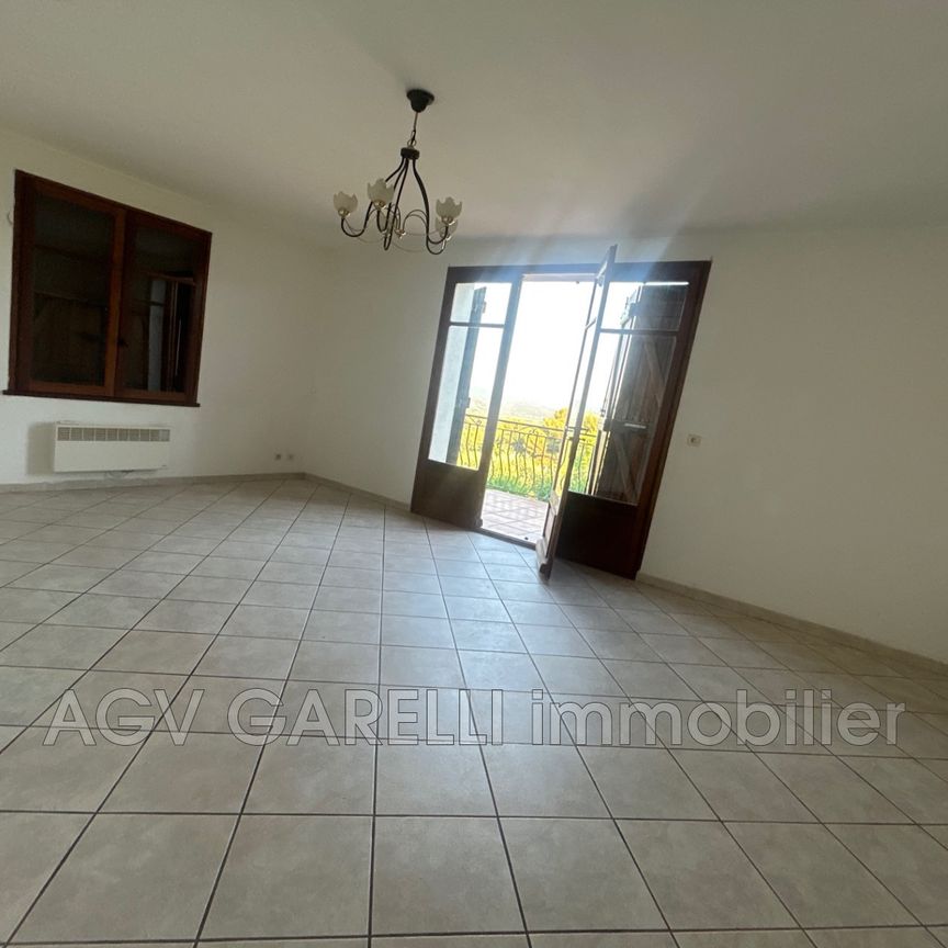 Location Maison 3 pièces 94m² PUGET VILLE 83390 - Photo 1