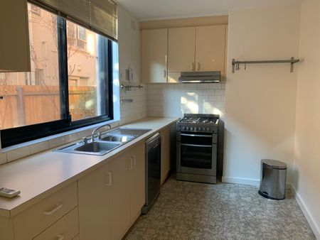 1/92 Glen Huntly Road, Elwood VIC 3184 - Apartment For Rent | Domain - Photo 5